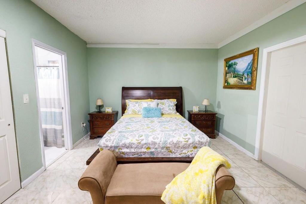 Private Suite In North Miami マイアミ・ビーチ（フロリダ州） エクステリア 写真